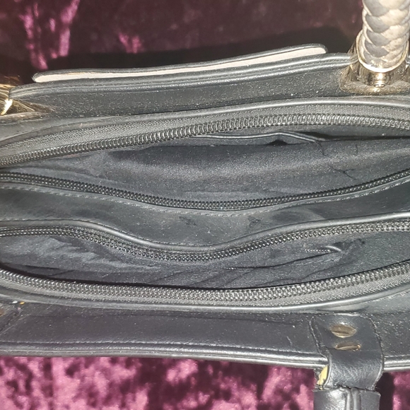 Gucci Handbag - Picture 5 of 5